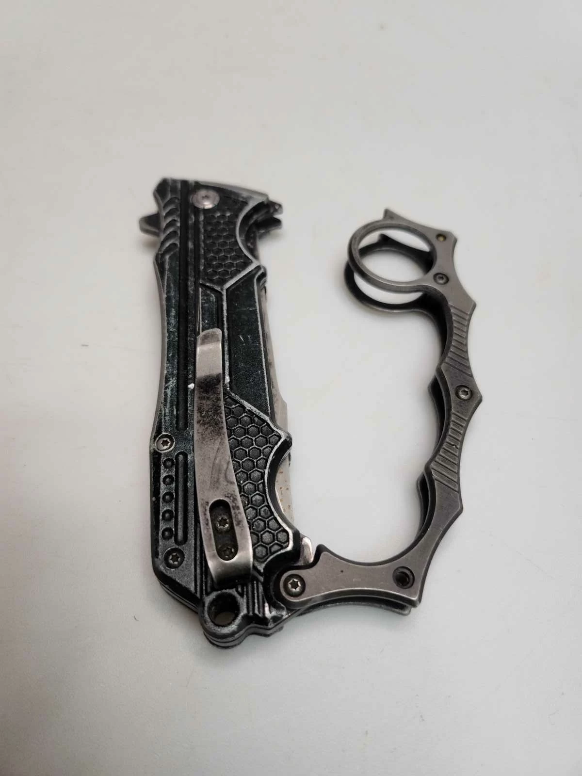 kastet-z-nozem-porebska-1-zawiercie