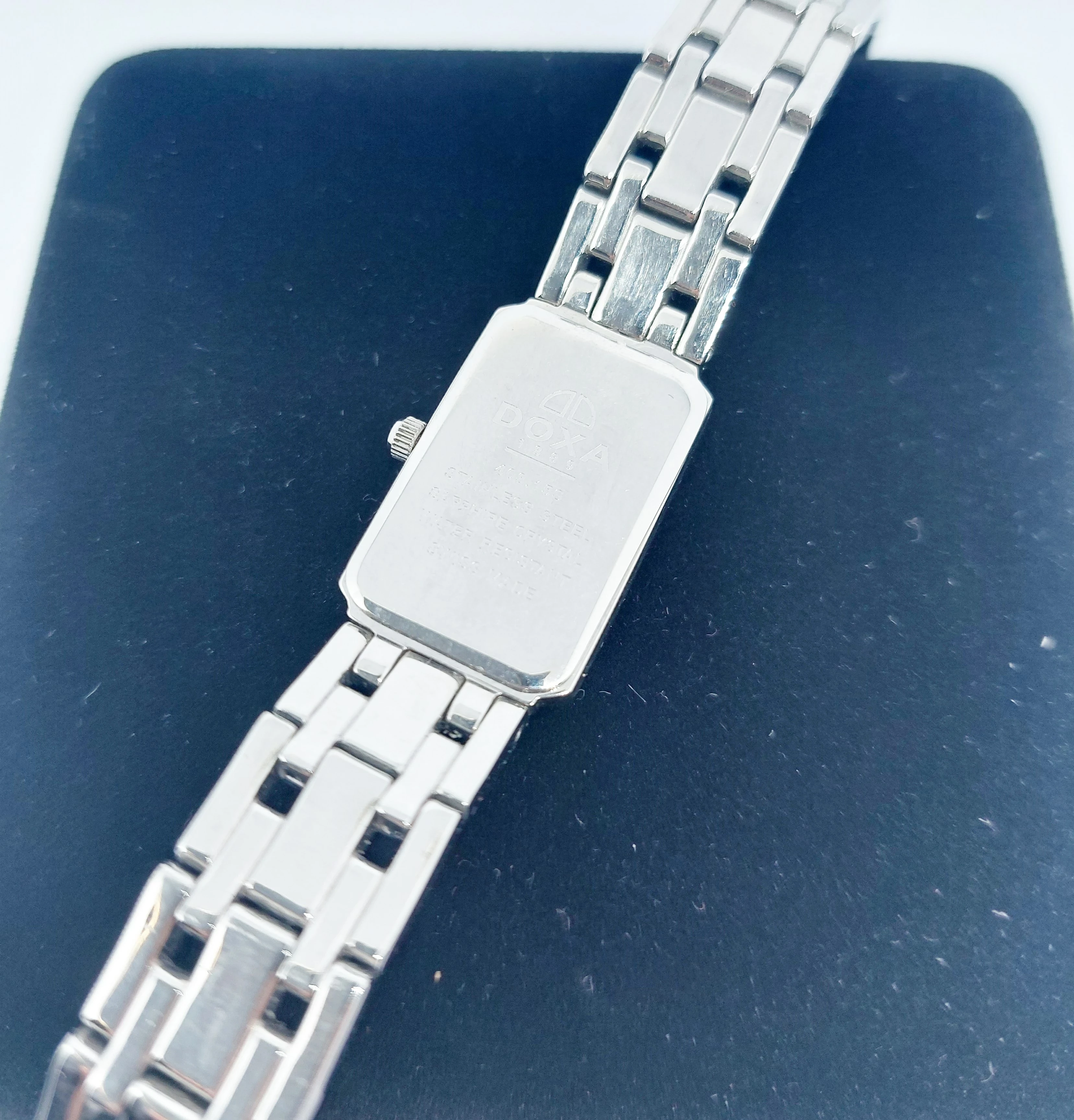 zegarek-doxa-sapphire-40815s-material-paska-129219-6