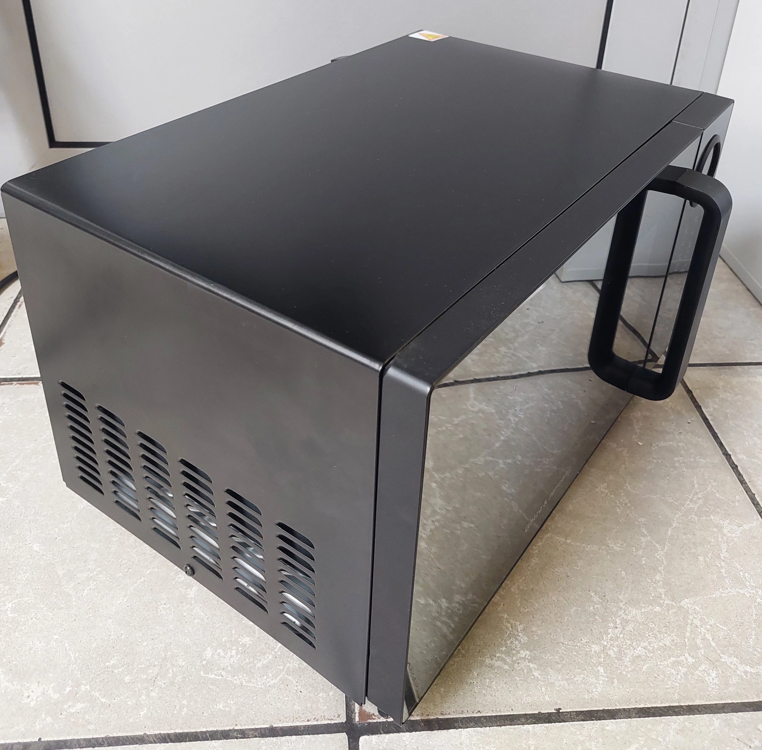 kuchenka-mikrofalowa-gotze-jensen-mo801k-moc-mikrofal-1400