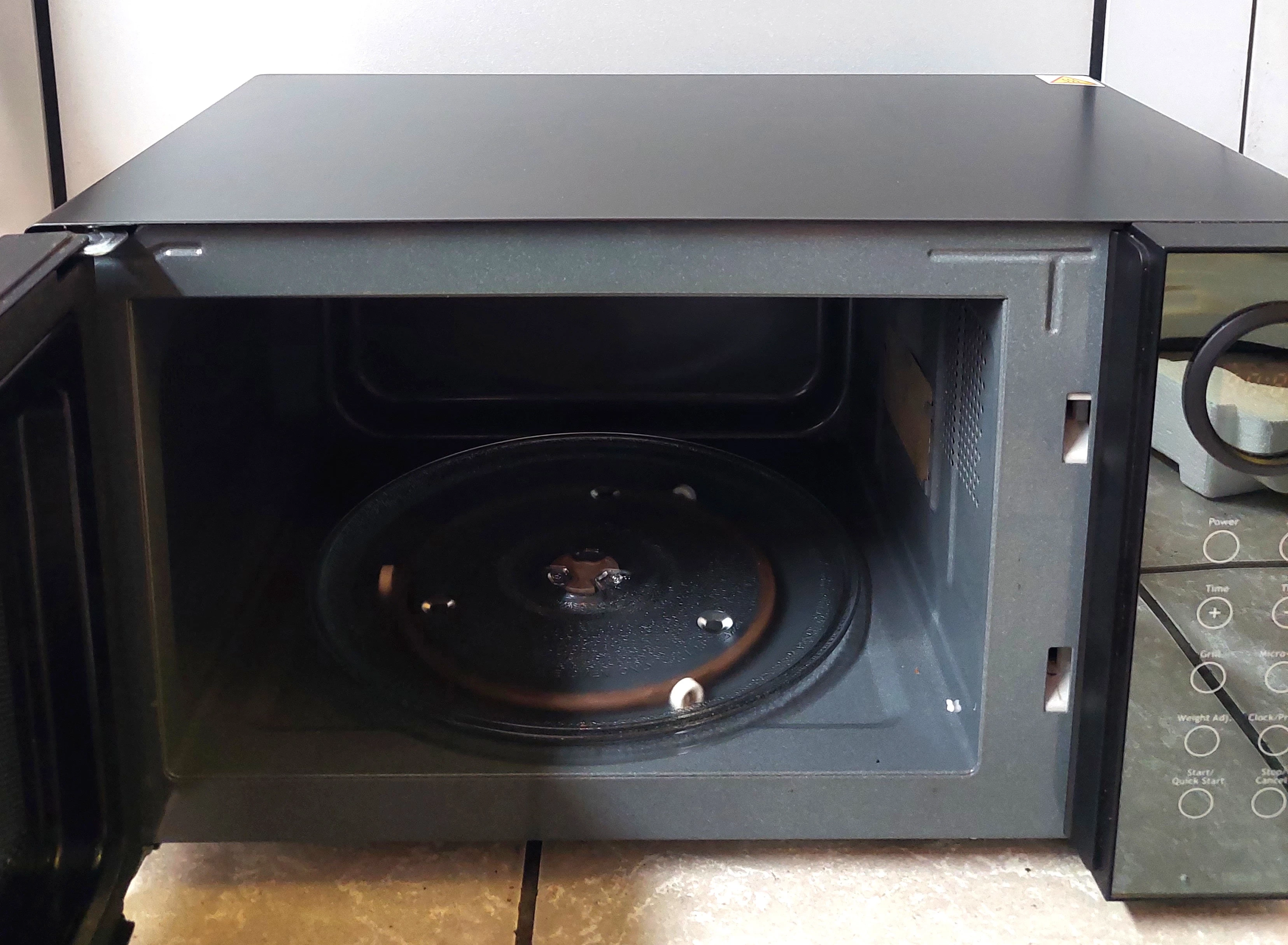 kuchenka-mikrofalowa-gotze-jensen-mo801k-kolor-dominujacy-czarny