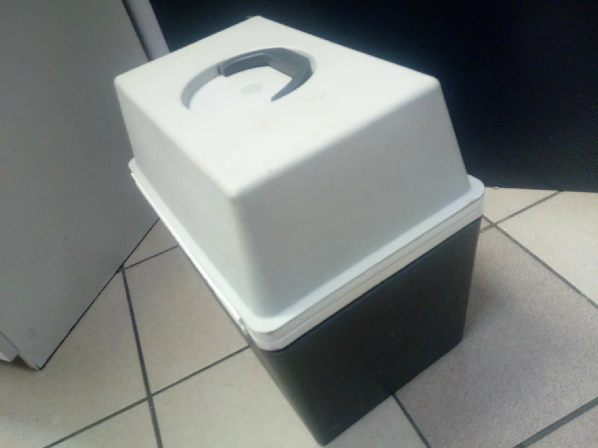 lodowka-samochodowa-turystyczna-12v-frigobox-stan-uzywany