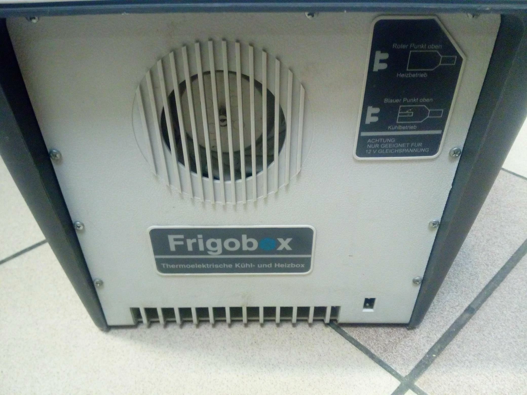 lodowka-samochodowa-turystyczna-12v-frigobox-pojemnosc-10-20-l