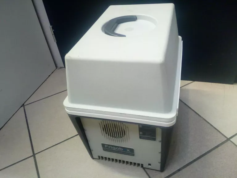 lodowka-samochodowa-turystyczna-12v-frigobox-rodzaj-elektryczne