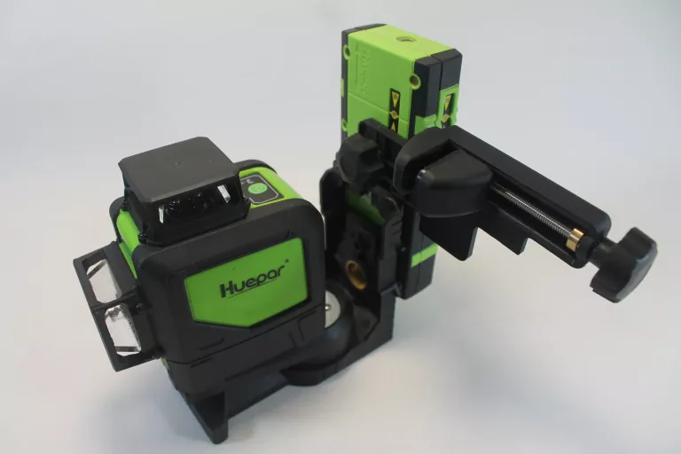 LASER KRZYŻOWY HUEPAR 902CG 50 M W FUTERALE CZARNY