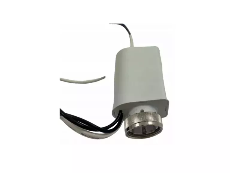 salus-thb23030-silownik-samoregulujacy-stan-uzywany