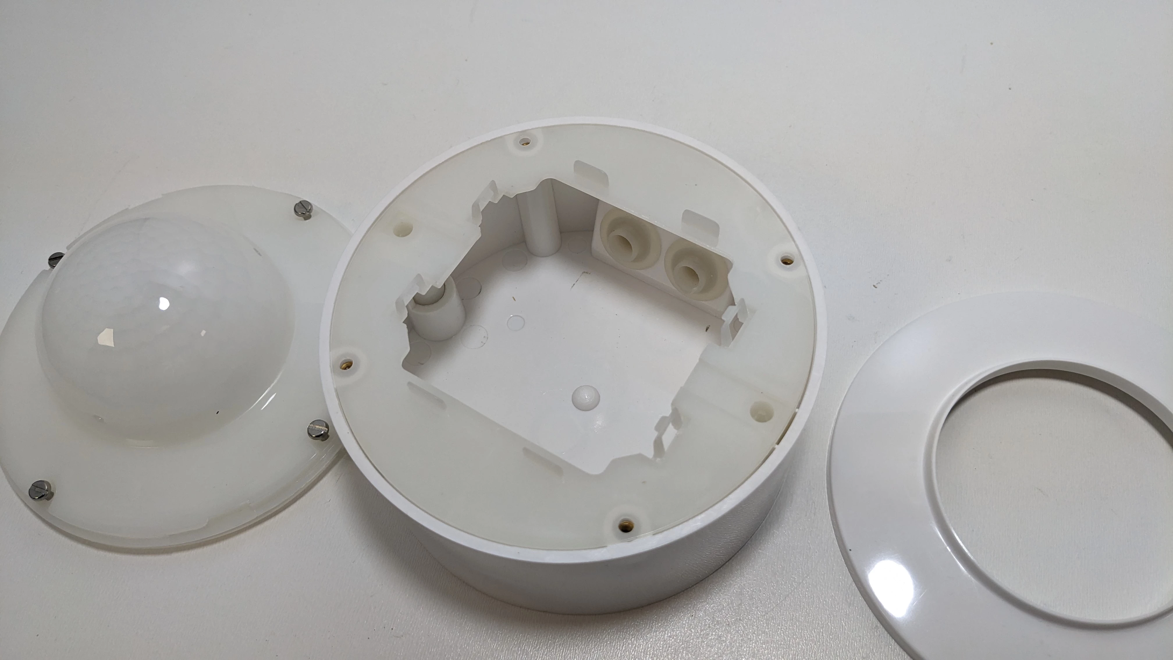 puszka-montazowa-czujnika-ruchu-zublin-ap360-25264-osiedle-niepodleglosci-1-krakow