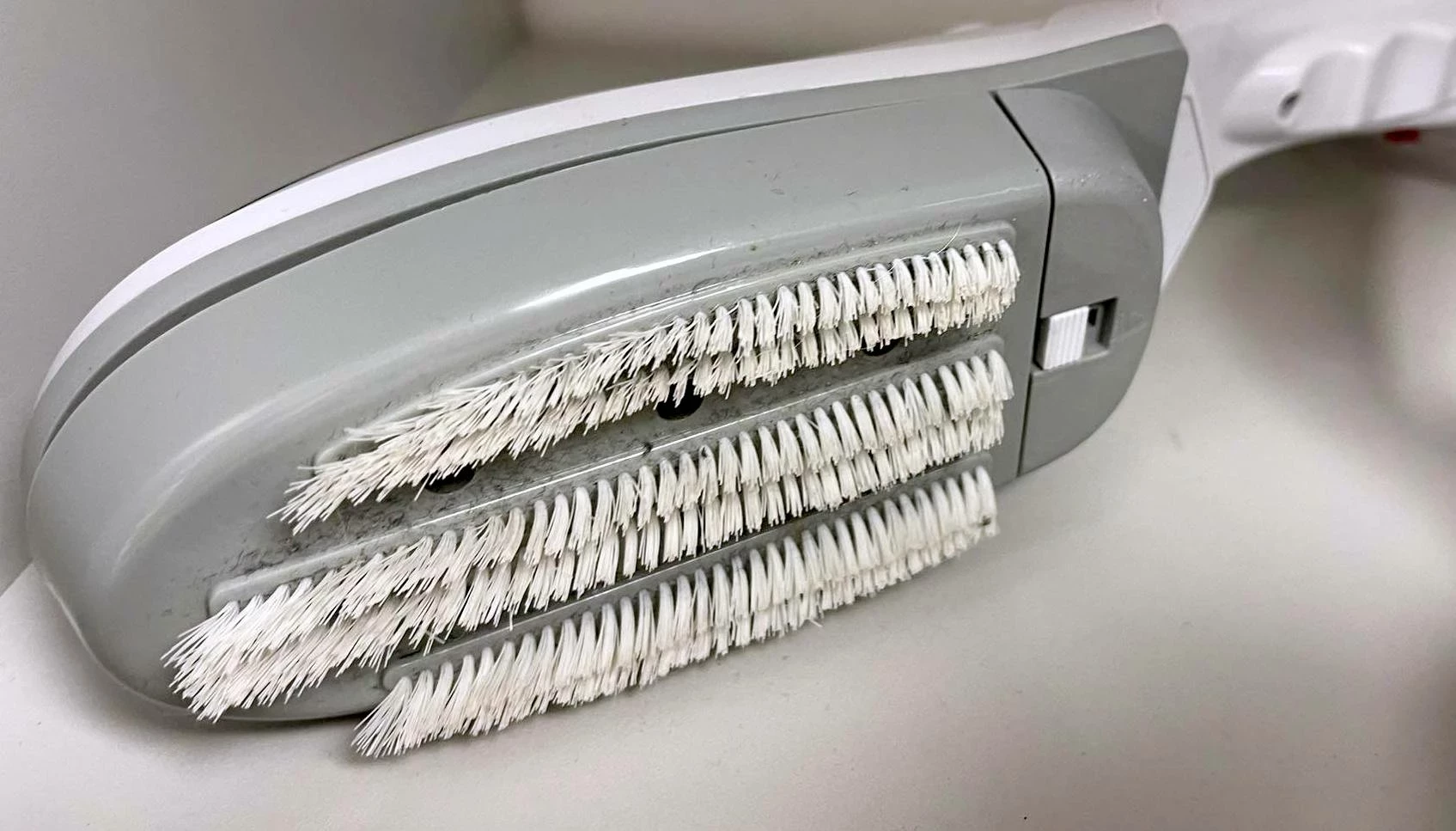 zelazko-reczne-parowe-tobi-kolor-dominujacy-bialy