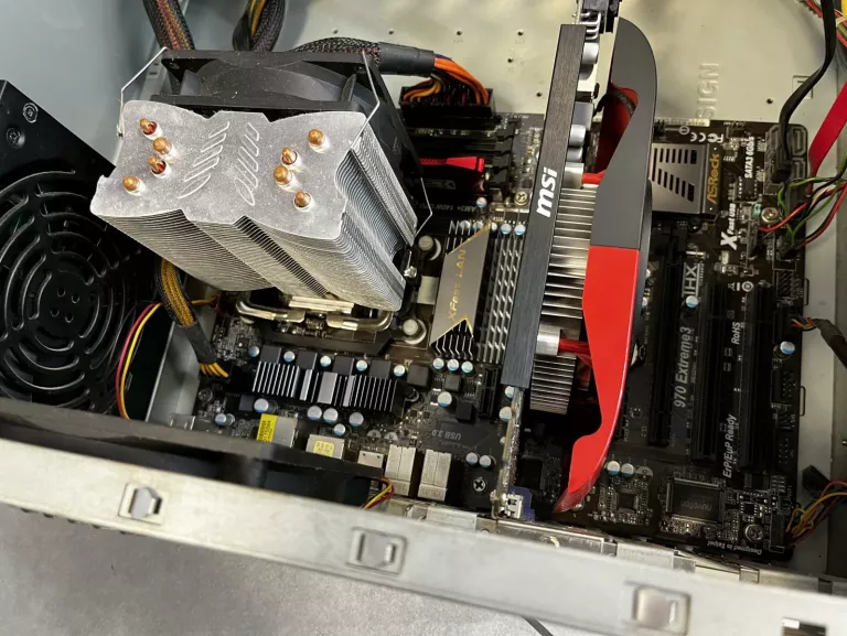 KOMPUTER AMD FX8300 8GB/250GB SSD GF GTX550TI