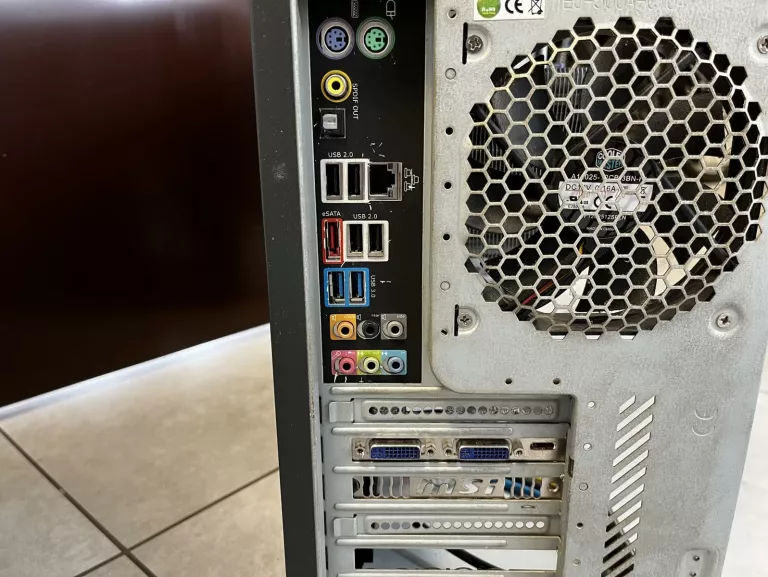 KOMPUTER AMD FX8300 8GB/250GB SSD GF GTX550TI