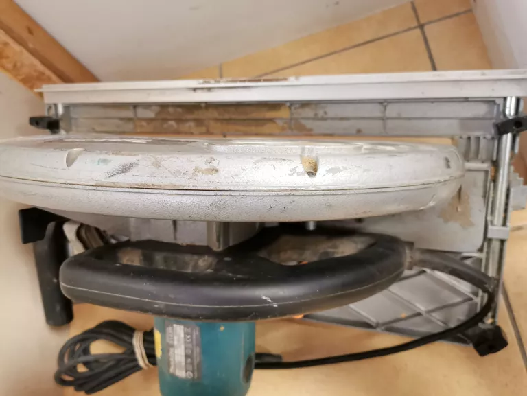 makita-5143r-pilarka-tarczowa-pila-355mm-2200w-marka-makita