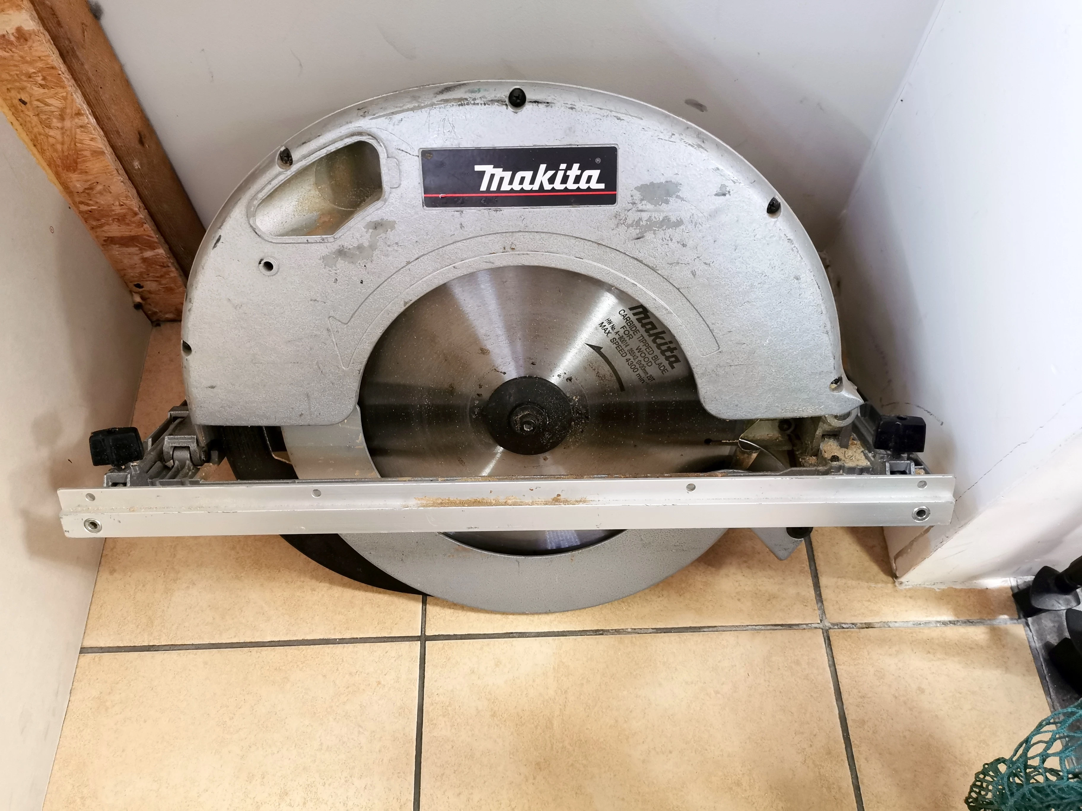 makita-5143r-pilarka-tarczowa-pila-355mm-2200w-gen-augusta-emila-fieldorfa-nila-2c-ostroleka