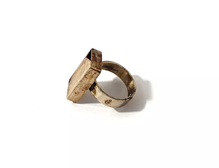 srebrny-pierscionek-647g-925-material-15835-4