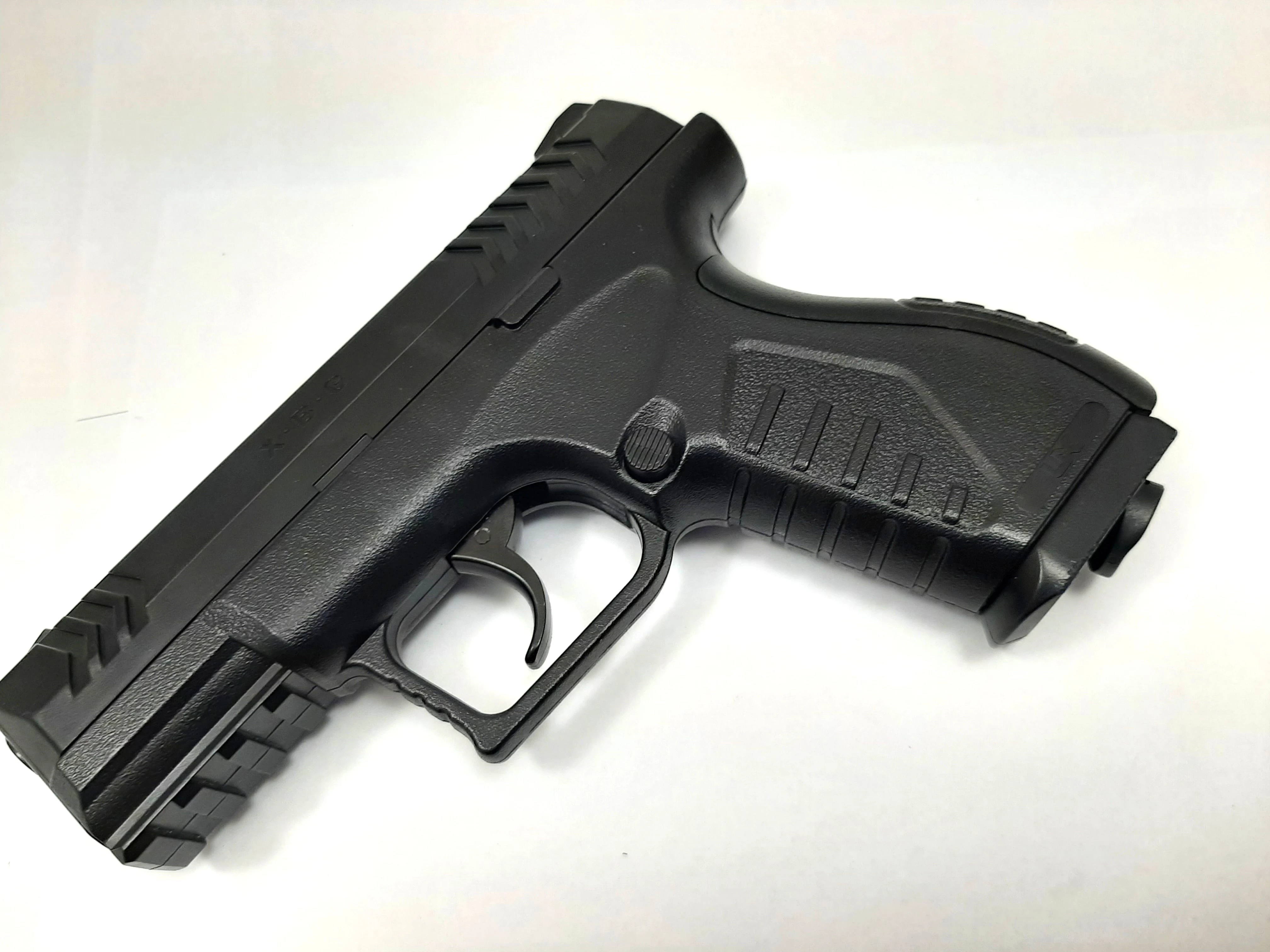 wiatrowka-pistolet-co2-umarex-xbg-45-mm-bb-naboje-marka-umarex