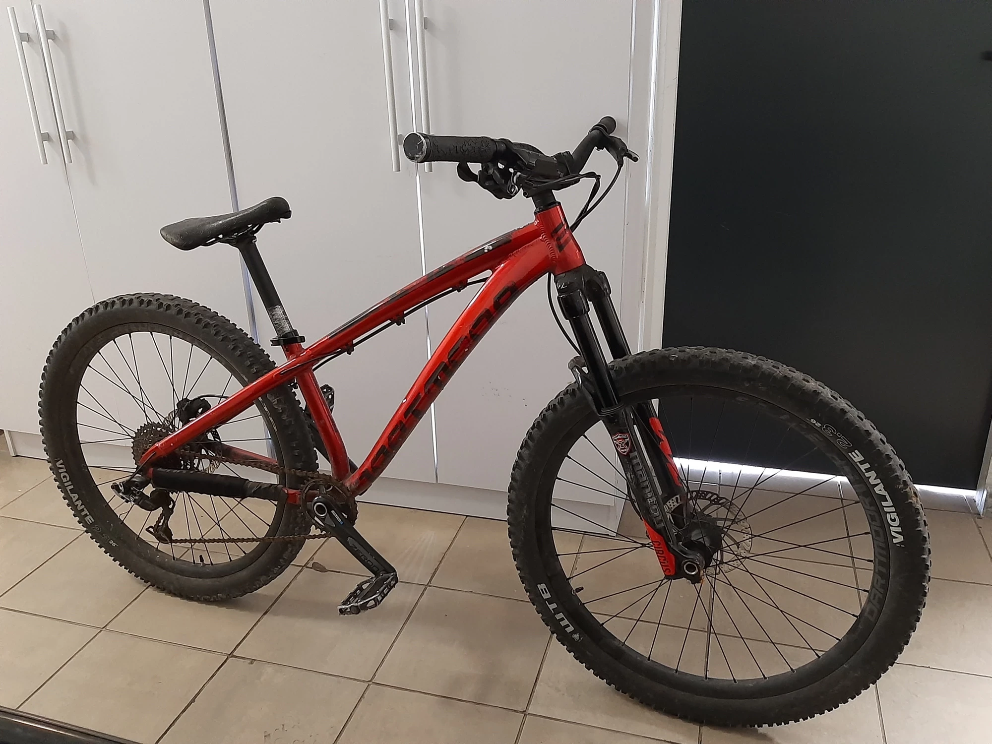 rower-wyczynowy-dartmoor-hornet-red-devil-2020-ean-gtin-5902891304159