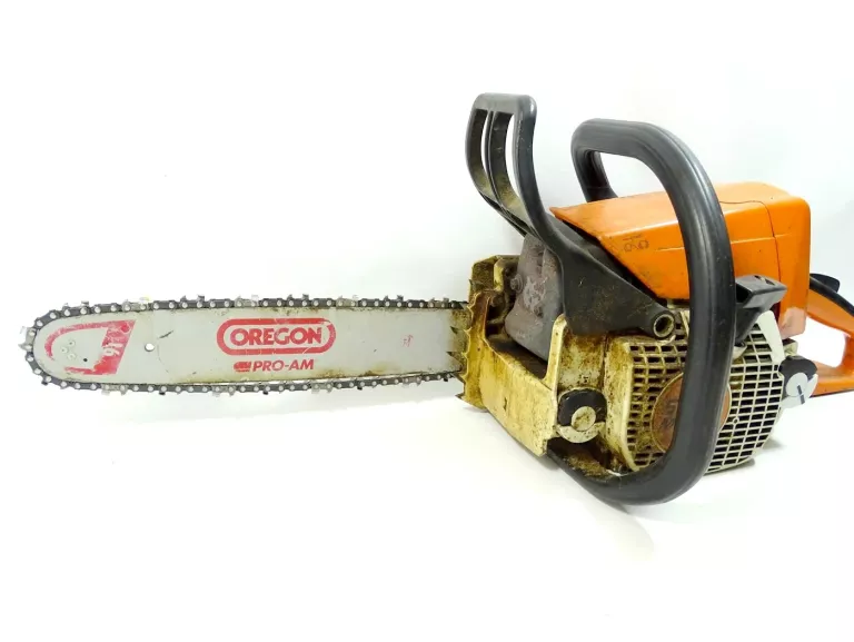 PILARKA SPALINOWA STIHL MS 230 B/N