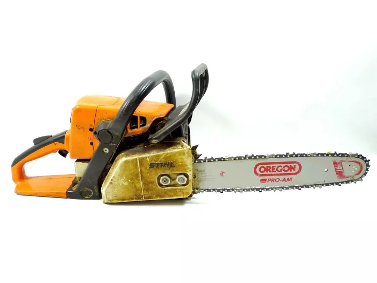 PILARKA SPALINOWA STIHL MS 230 B/N