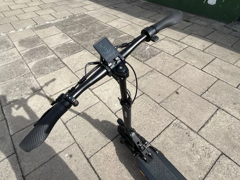 HULAJNOGA ELEKTRYCZNA MOTUS 10 PRO 2022