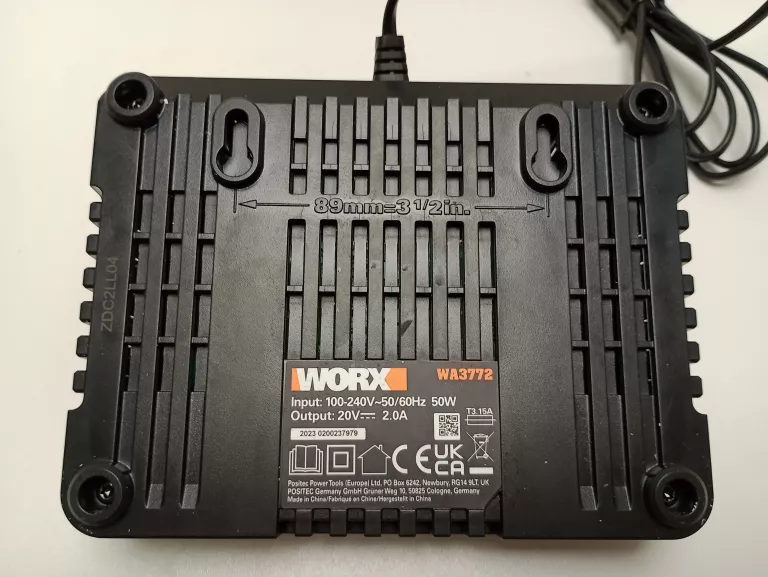 ŁADOWARKA WORX DO AKUMULATORÓW PODWÓJNA WA3772
