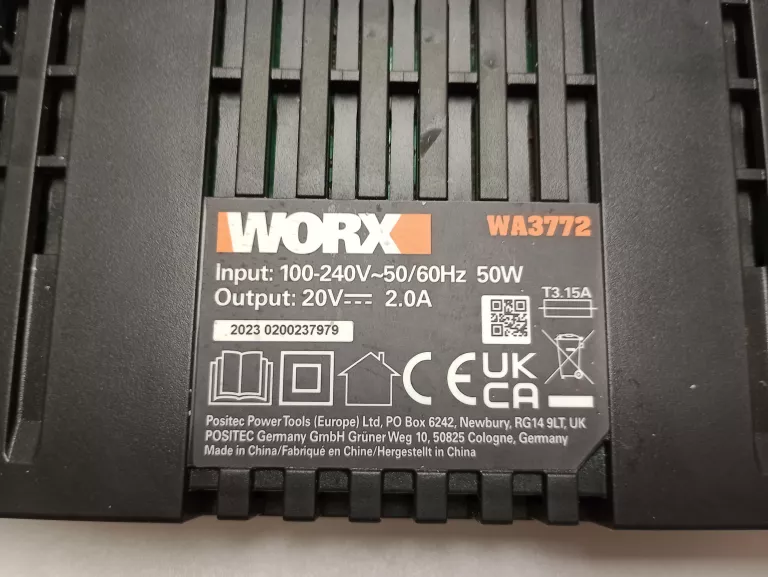 ŁADOWARKA WORX DO AKUMULATORÓW PODWÓJNA WA3772