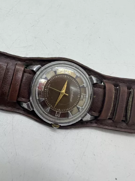 zegarek-kupobckue-nakrecany-typ-nareczny
