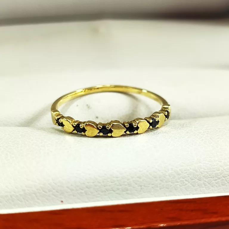 zloty-pierscionek-333-096-g-rozmiar-16-kamien-inny-kamien