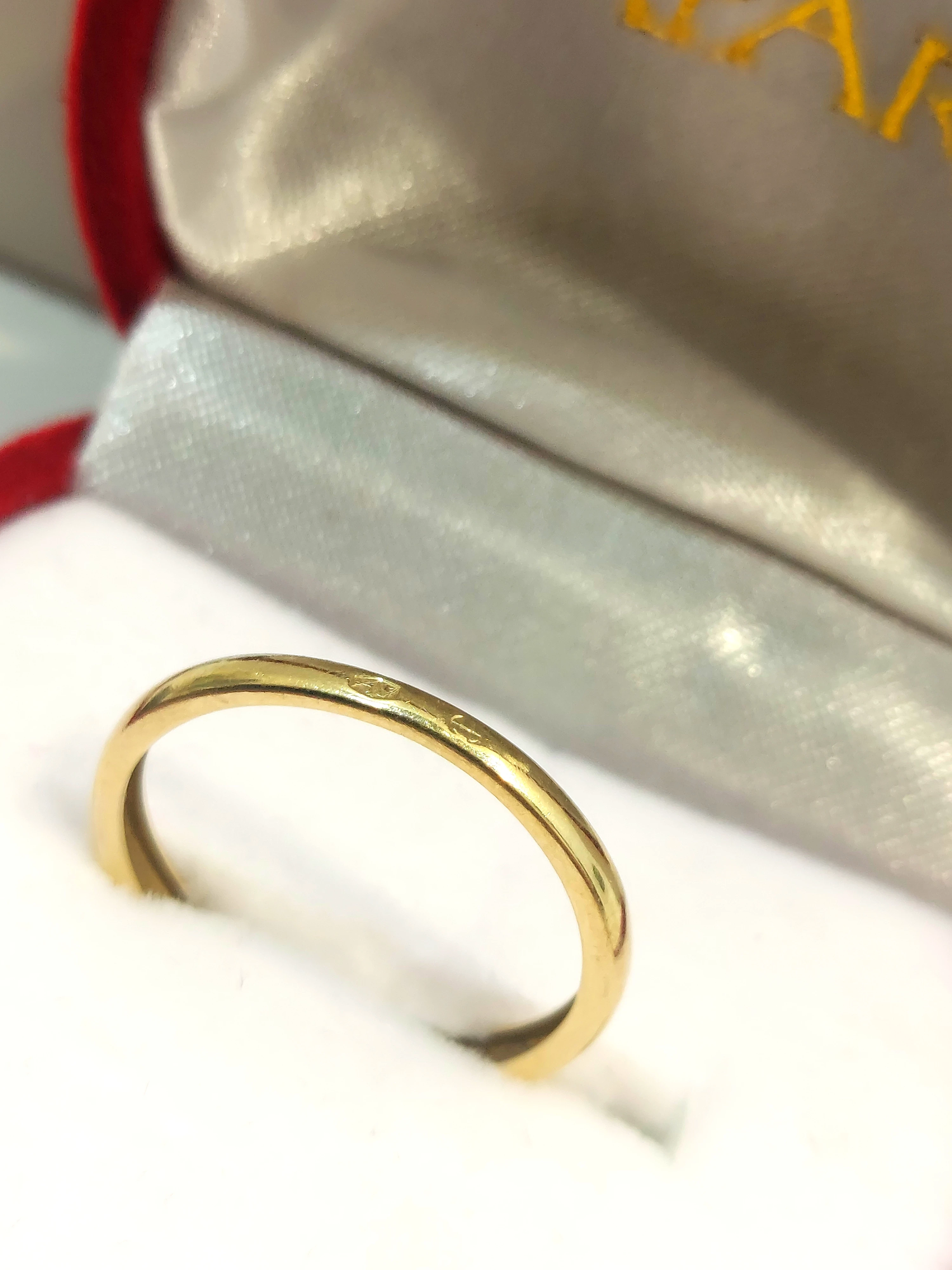 zloty-pierscionek-material-zloto