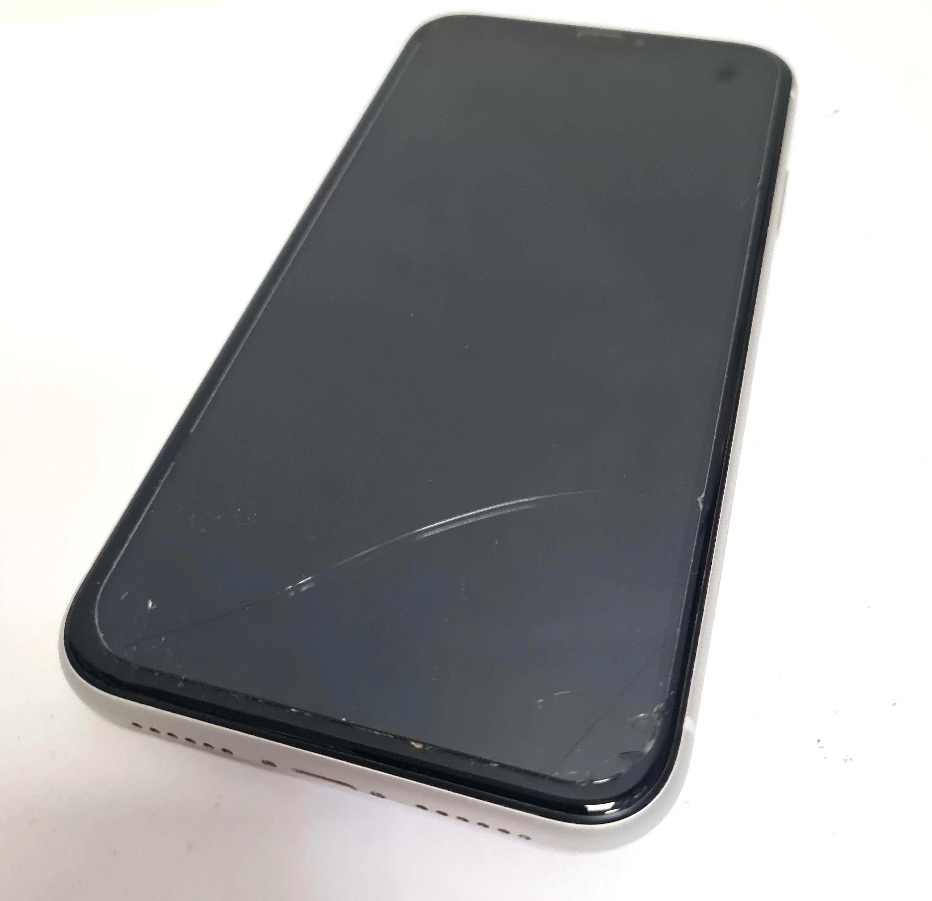 telefon-iphone-xr-64gb85polecam-ean-gtin-0190198770707