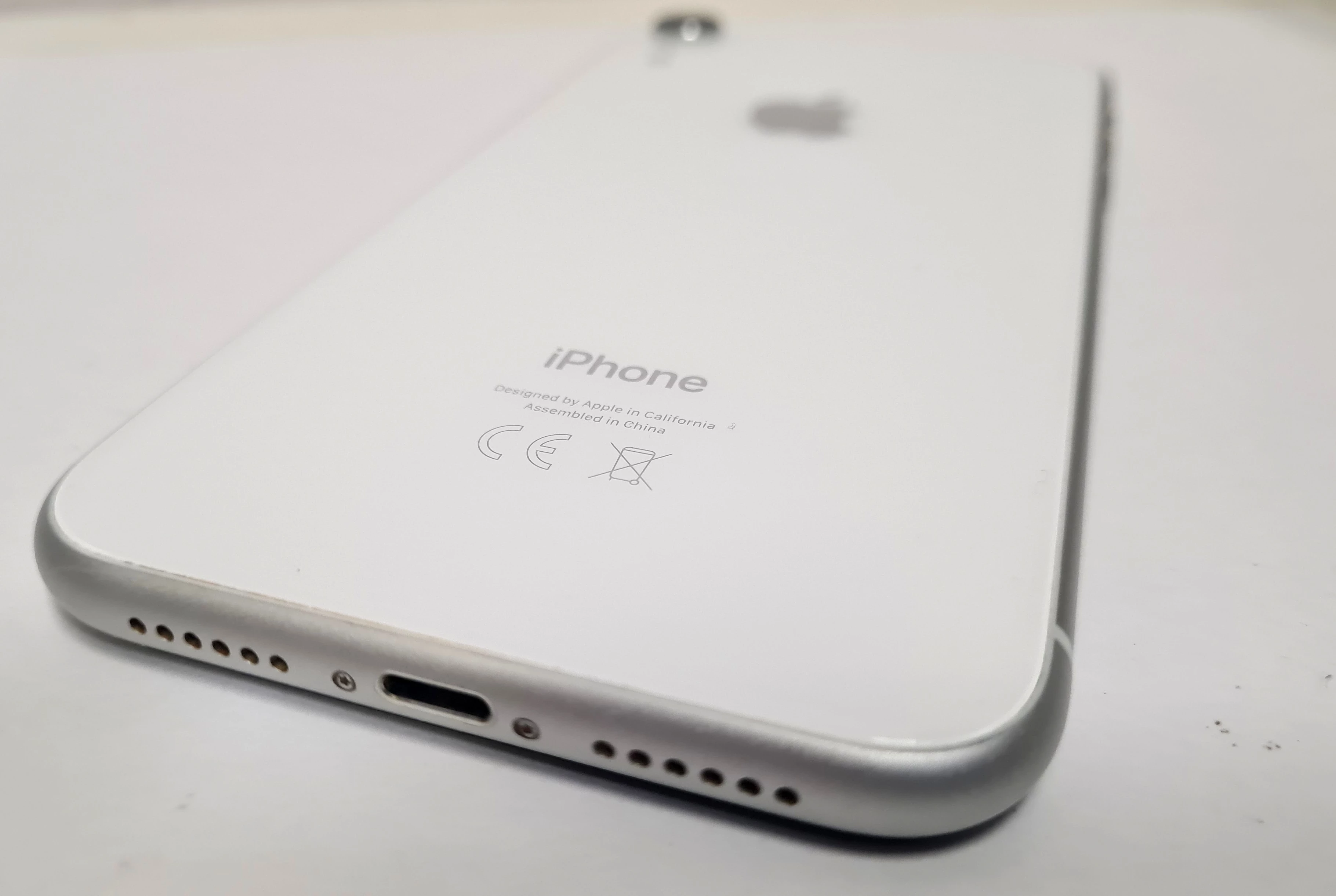 telefon-iphone-xr-64gb85polecam-wbudowana-pamiec-64-gb