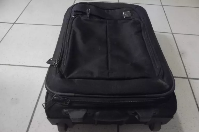 mala-walizka-miekka-jednokolorowa-witchen-kod-producenta-56-3s-651-1