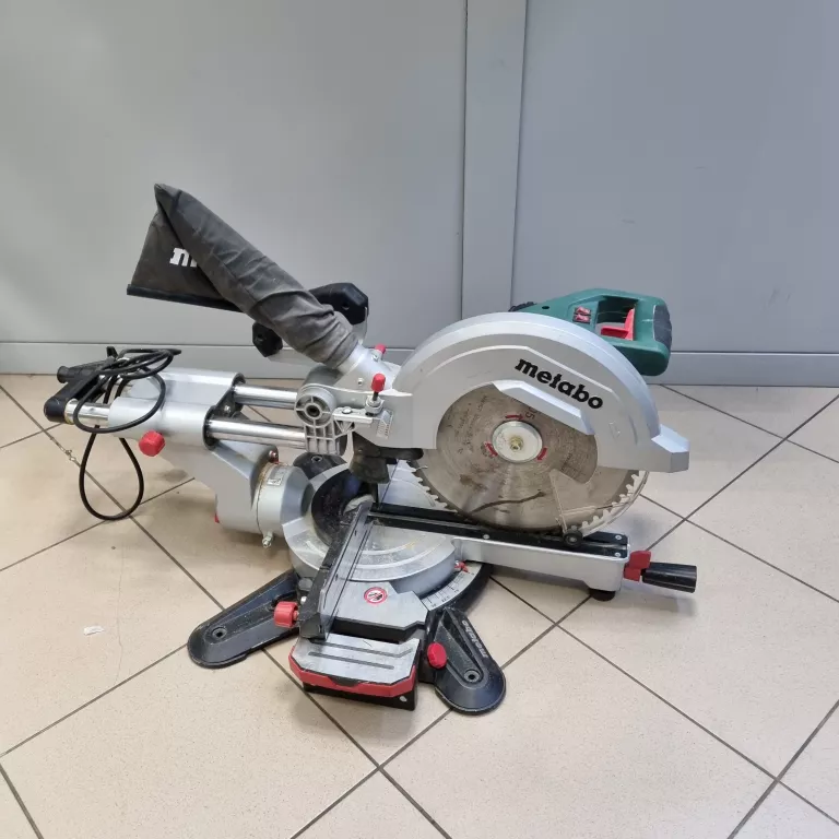 PILARKA UKOŚNICA METABO KGS 305 M 2000W 2018R