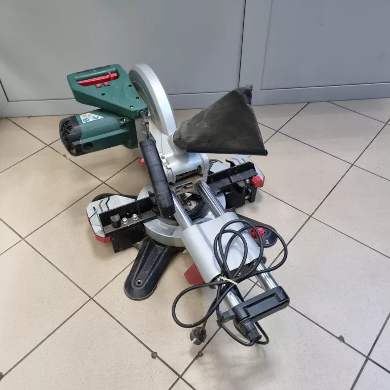 PILARKA UKOŚNICA METABO KGS 305 M 2000W 2018R