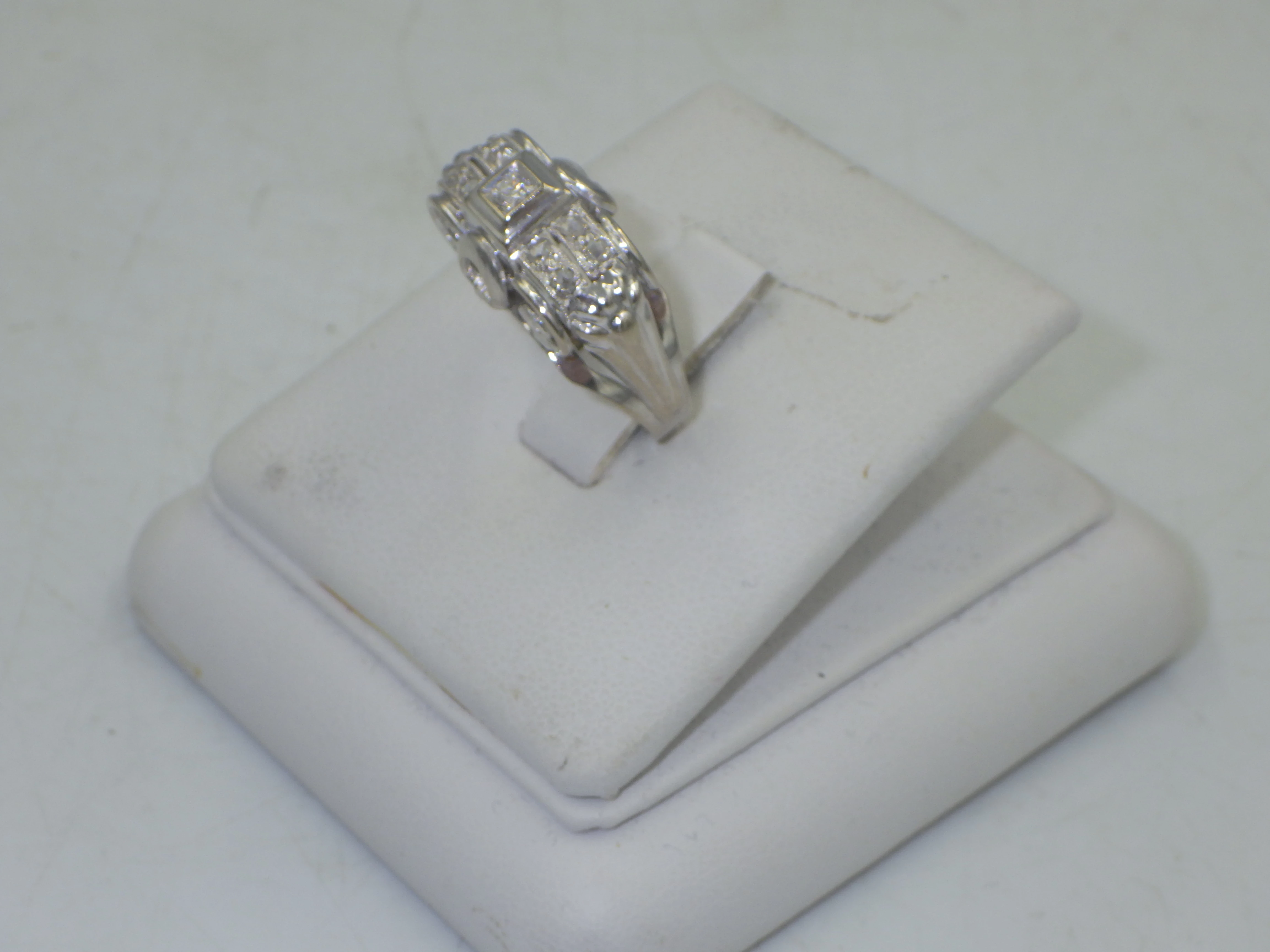 pierscionek-brylanty-zloto-biale-585-585g-r11-rozmiarsrednica-wew-mm-372-11