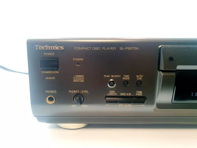 TECHNICS COMPACT DISC PLAYER SL-PS670A