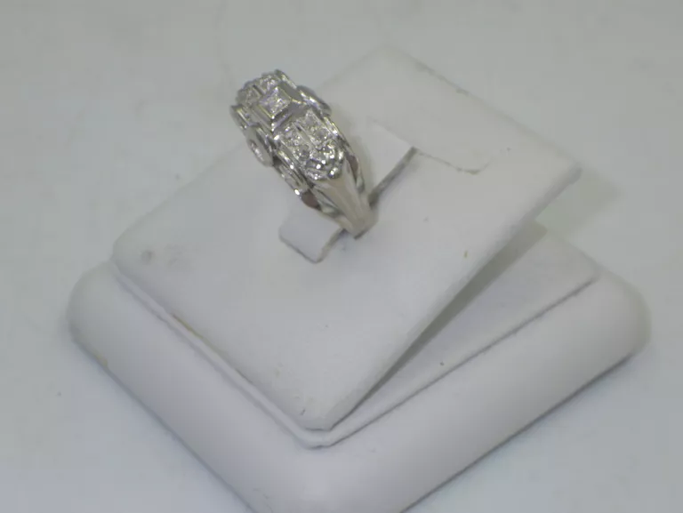 pierscionek-brylanty-zloto-biale-585-585g-r11-kamien-brylant