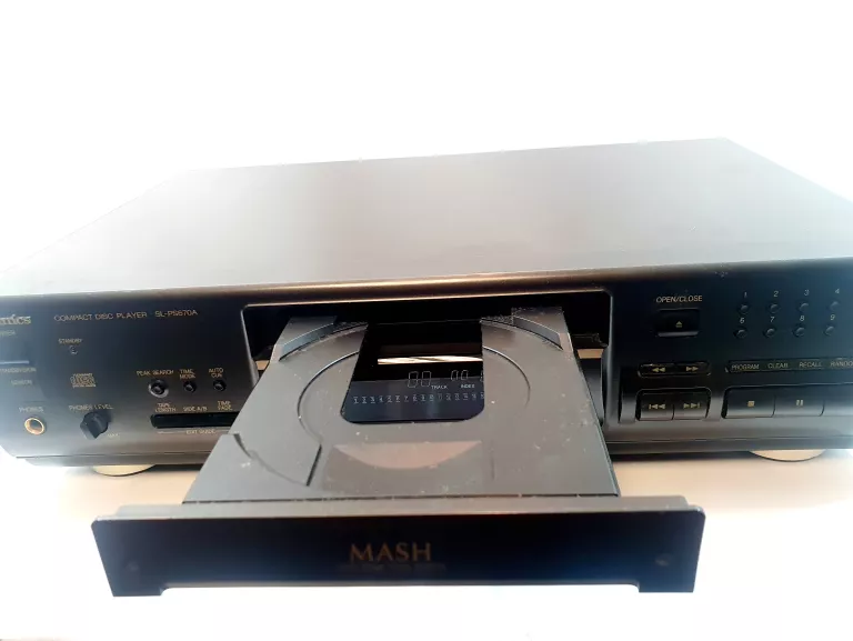 TECHNICS COMPACT DISC PLAYER SL-PS670A