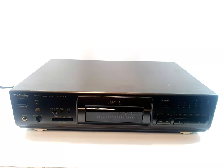 TECHNICS COMPACT DISC PLAYER SL-PS670A