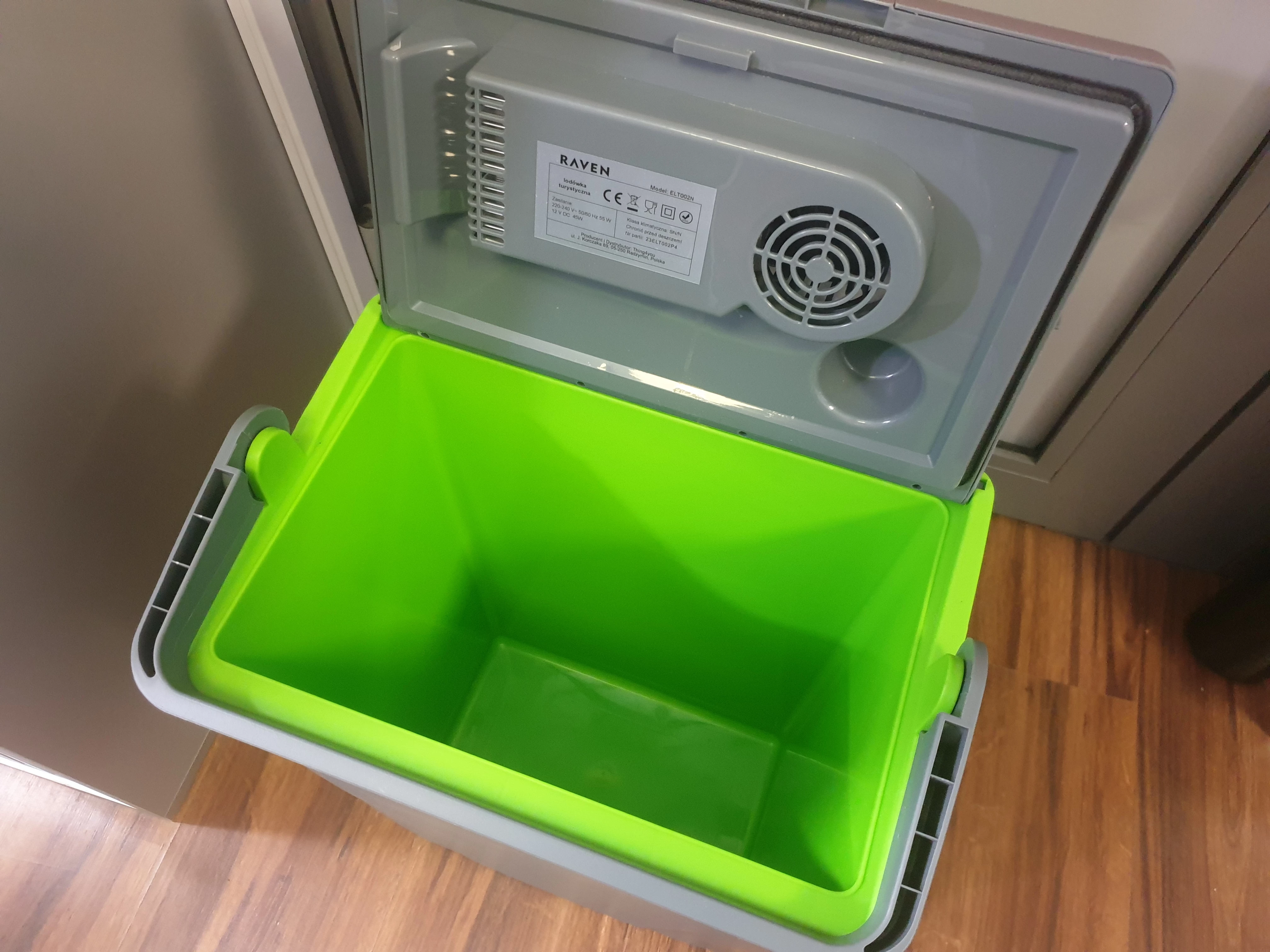 lodowka-turystyczna-raven-elt002n-pojemnosc-20-30-l