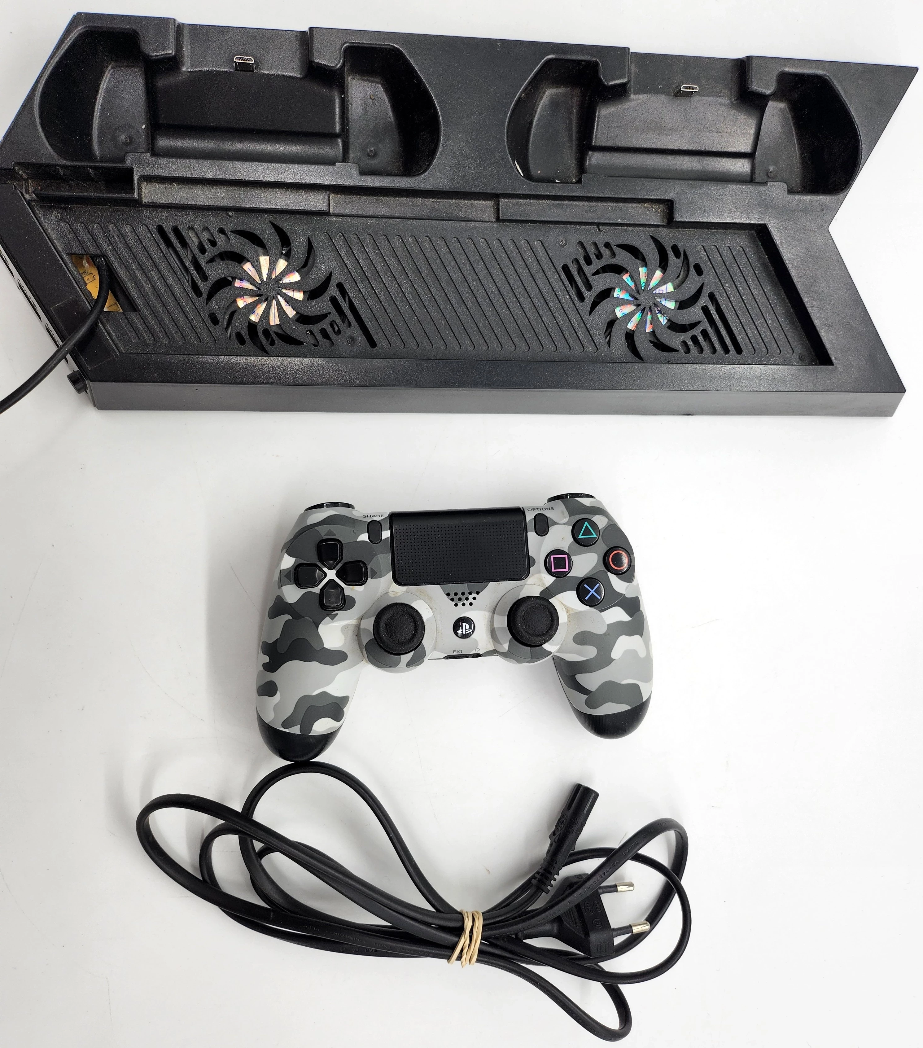 konsola-sony-ps4-cuh-1004a-1tb-liczba-kontrolerow-w-zestawie-1