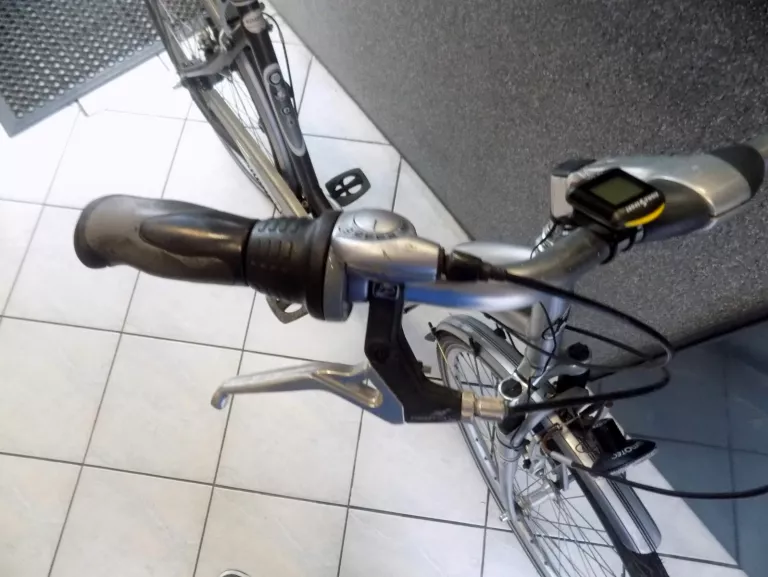 rower-miejski-hercules-uno-wave-rodzaj-przerzutki-wewnetrzna-w-piascie