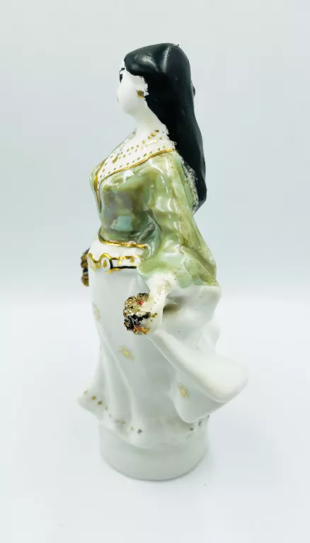 figurka-kobiety-porcelanowa-stipo-stan-nie-wymaga-renowacji