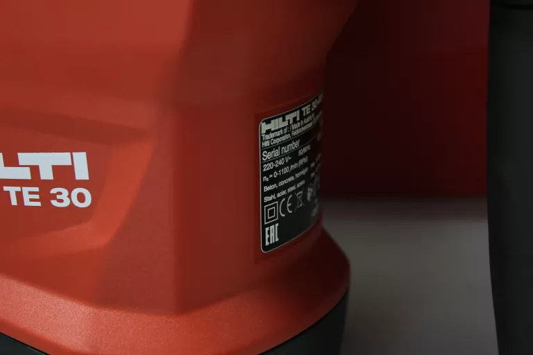 MŁOTOWIERTARKA HILTI TE 30-AVR WALIZKA JAK NOWA FABRYCZNA