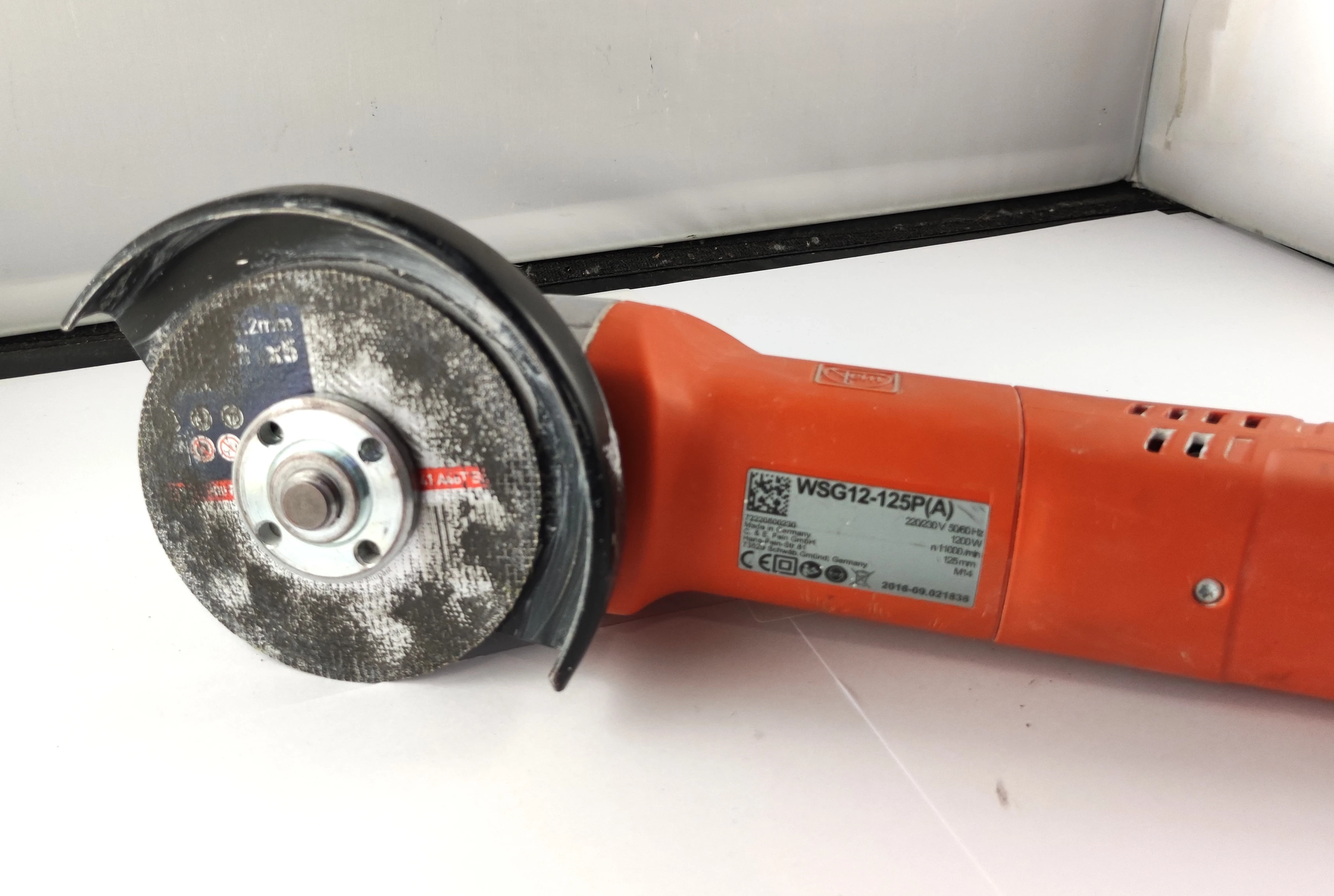 szlifierka-katowa-fein-1200-w-230-v-wsg12-125p-ean-gtin-4014586883120