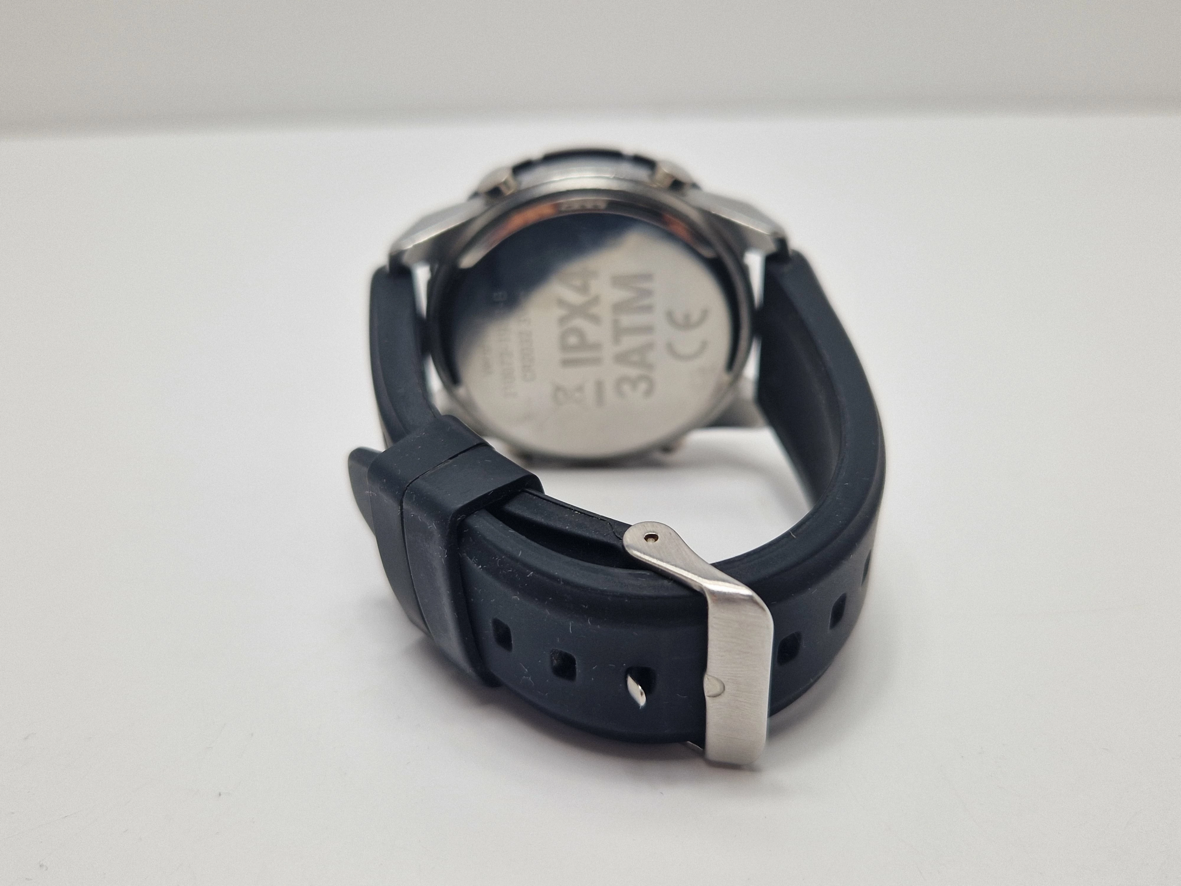 zegarek-vershold-210072-19sb-b-ksztalt-koperty-okragla