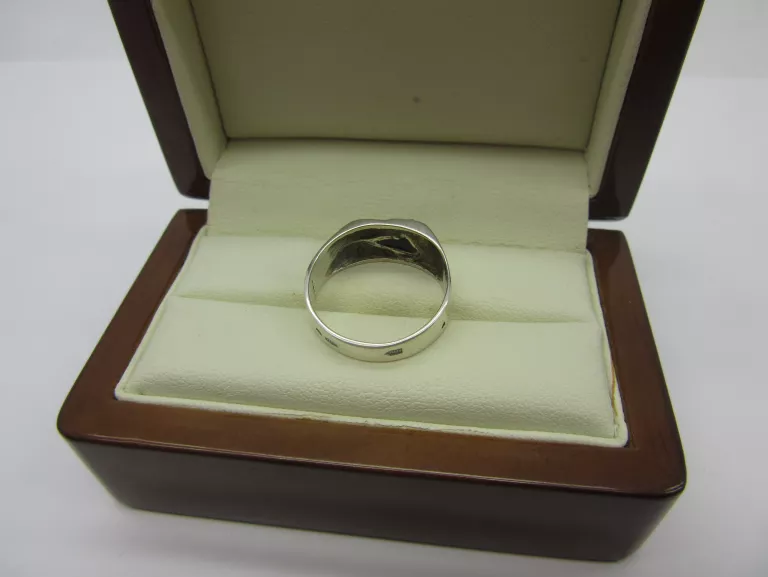 SREBRNY  PIERŚCIONEK 925 3,30 G ROZ 17
