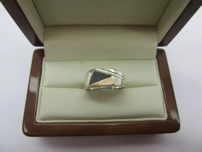 SREBRNY  PIERŚCIONEK 925 3,30 G ROZ 17