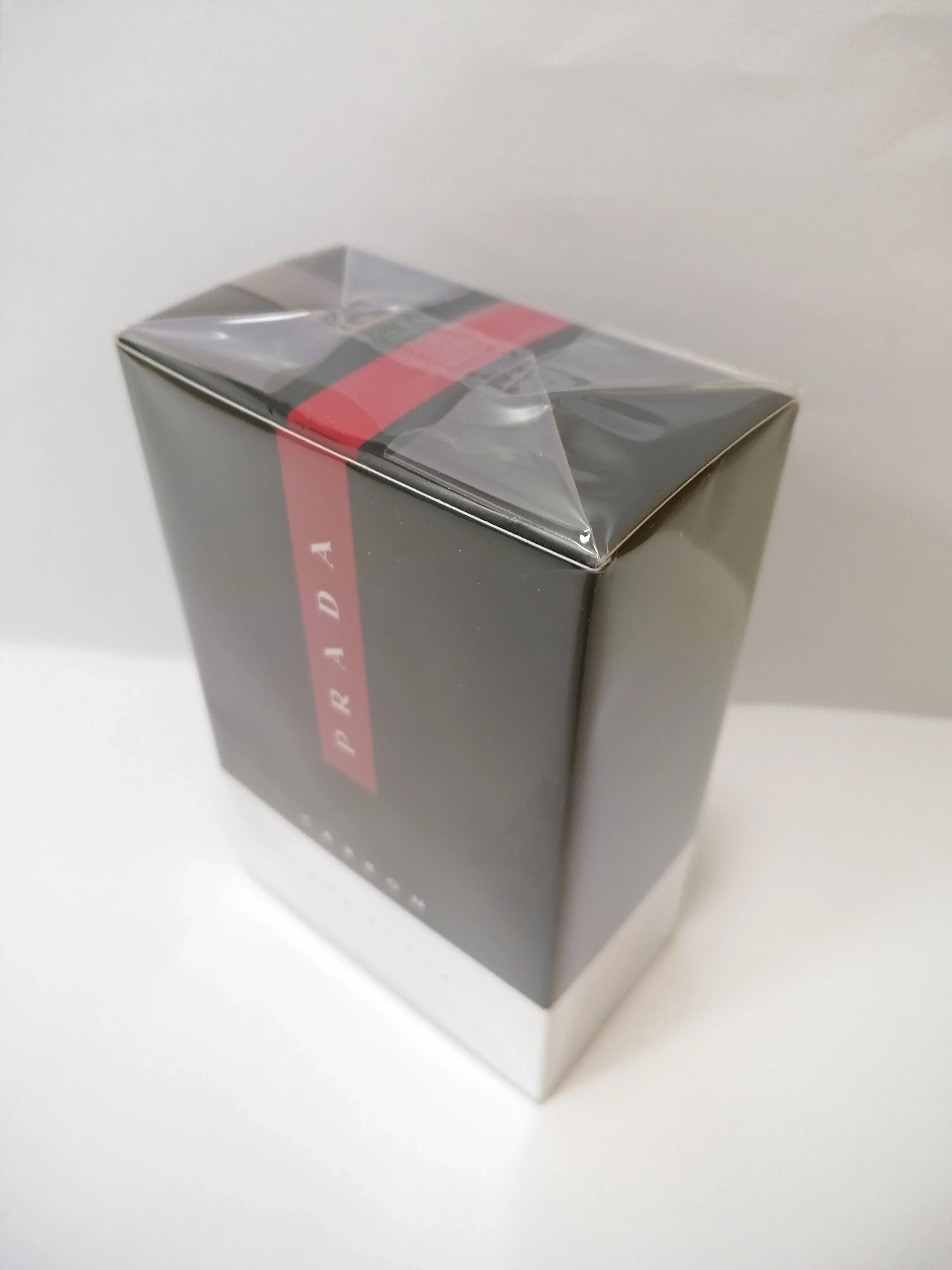 prada-luna-rossa-carbon-150ml-product-id-511f5125-8f0a-46cd-a863-afe725c4536c