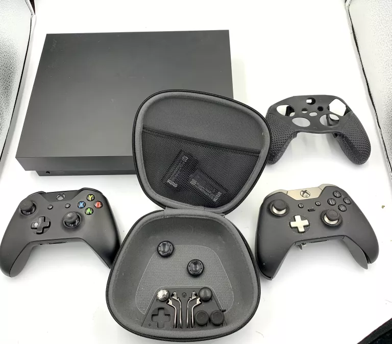 KONSOLA XBOX ONE 1 TB