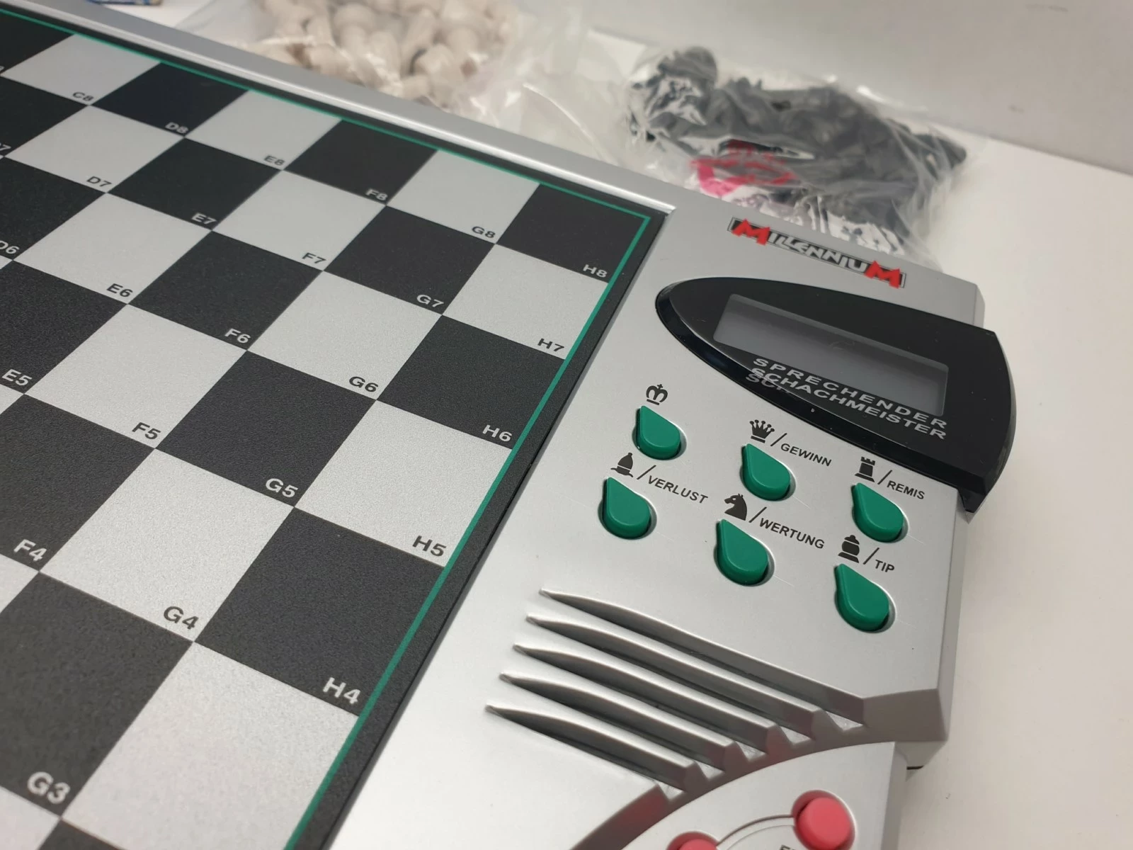 szachy-elektroniczne-millenium-karpov-chess-producent-millennium