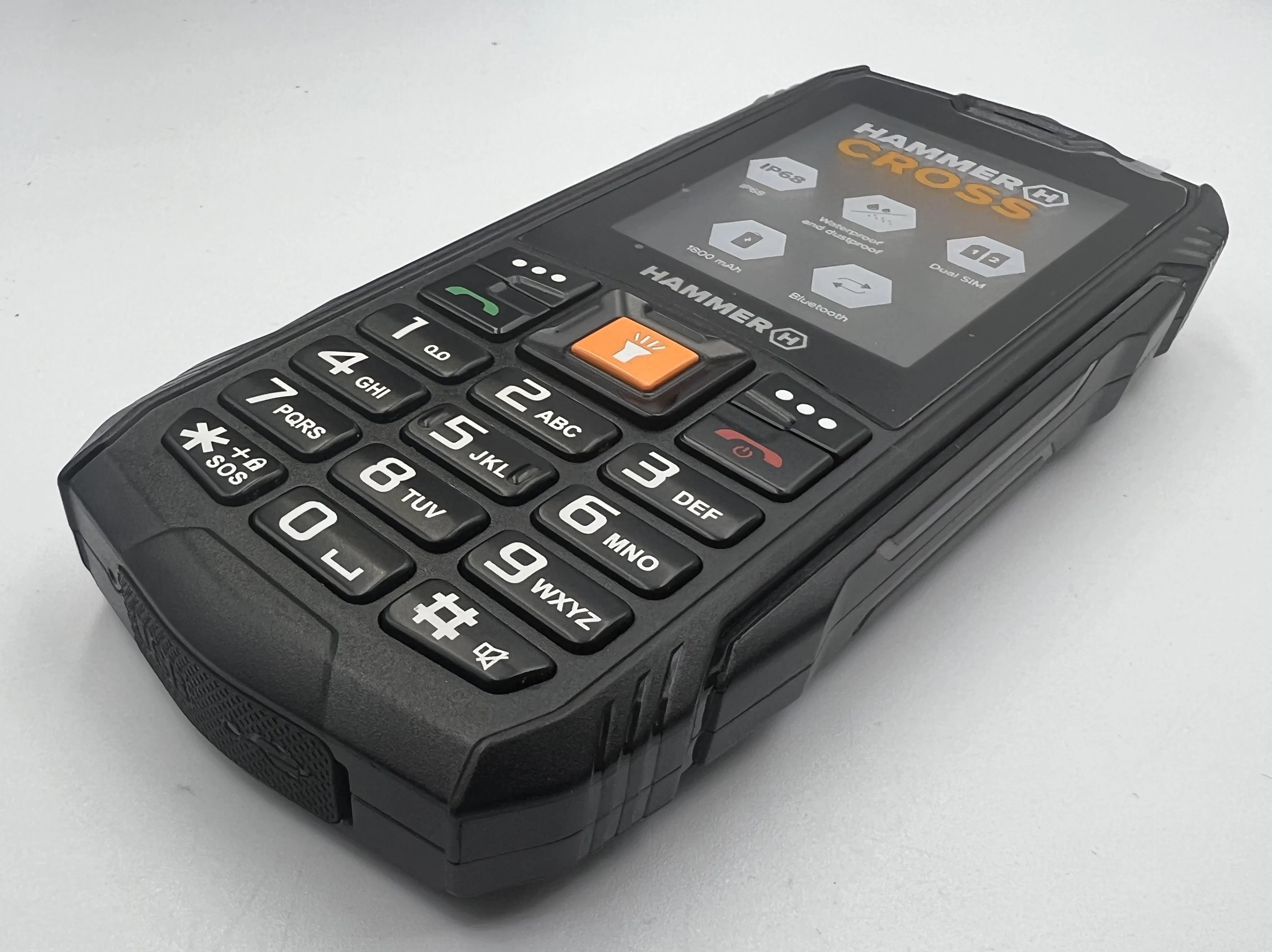 telefon-hammer-cross-typ-telefon-komorkowy