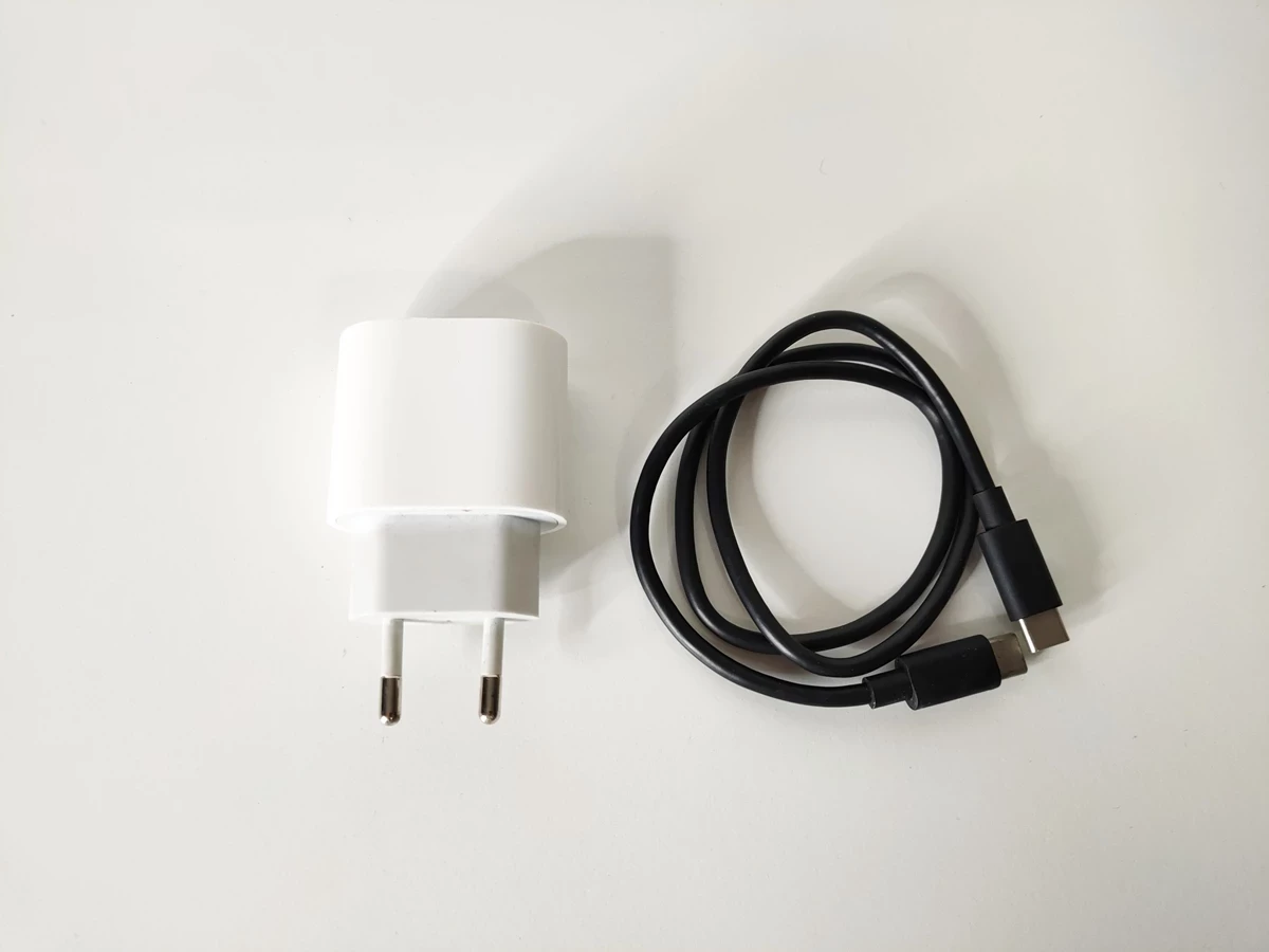 tablet-ipad-pro-5gen-129-256gb-komplet-kod-producenta-mhr63fda